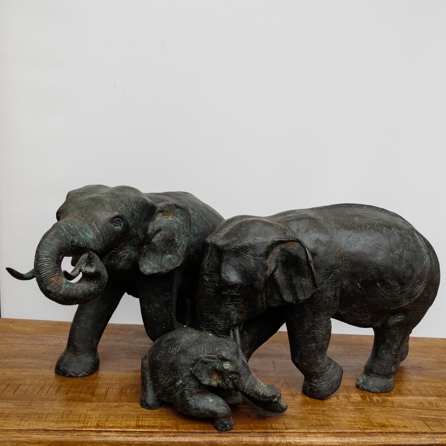 SC-006 WILDLIFE HAND-MADE BRONZE ELEPHANT FAMILY - SET 0F TWO ONE-OF-A-KIND