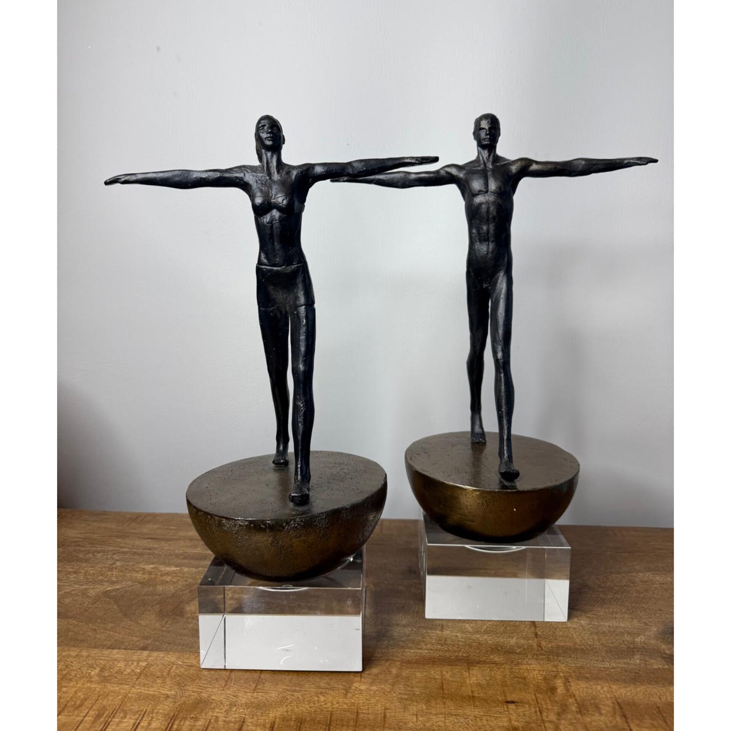 SC003 WOMAN BRONZE BALANCE SCULPTURE WITH CRYSTAL BASE